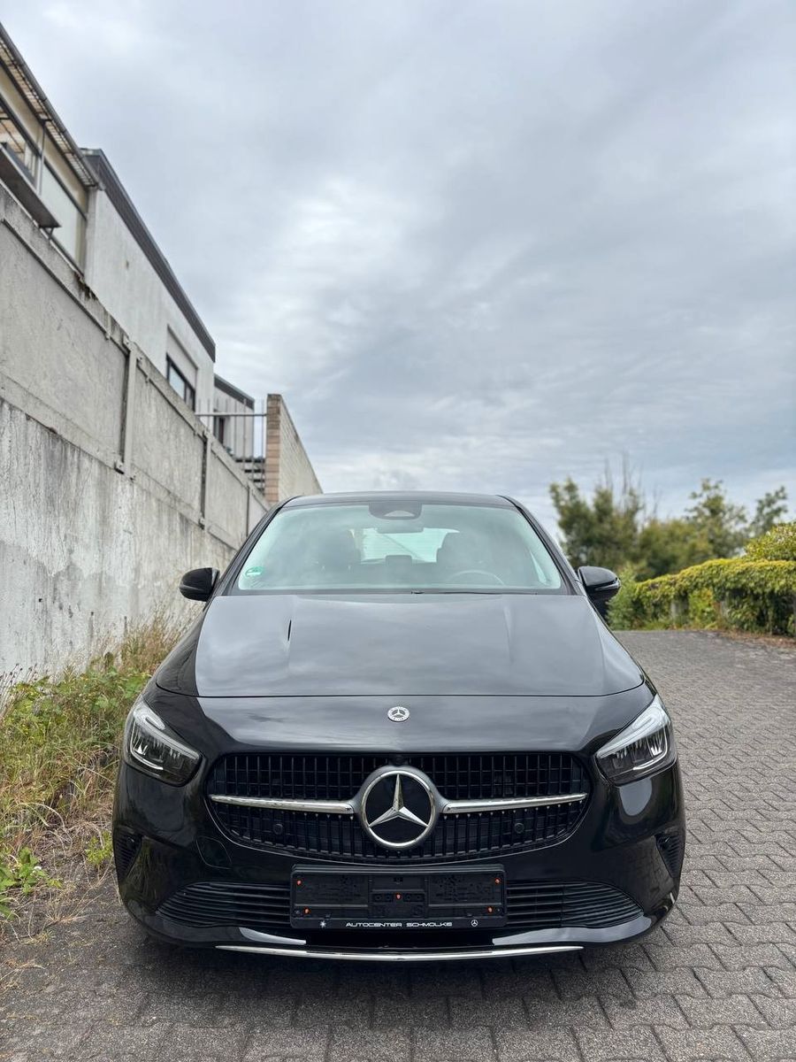 MERCEDES-BENZ B 180 Hybrid  nur 13.700 km  Sitzmemory