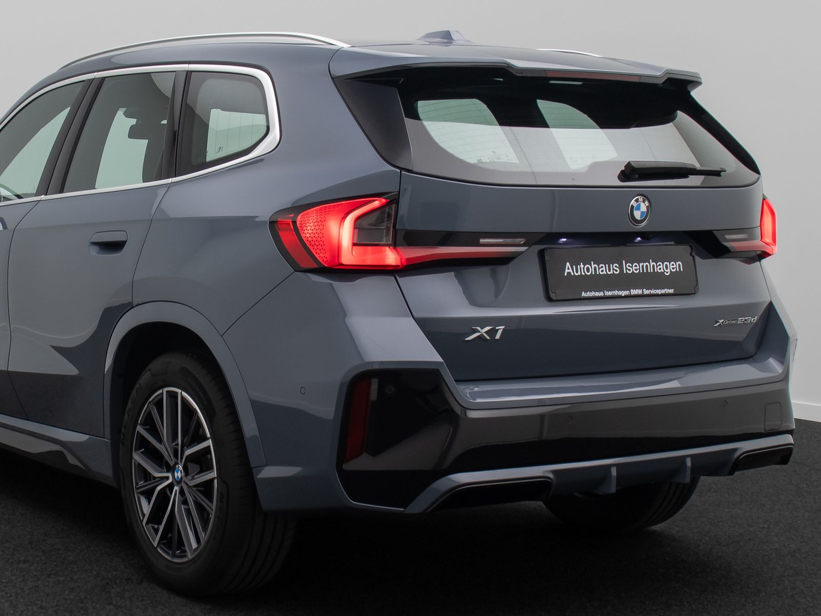 Fahrzeugabbildung BMW X1 xD23d M Sport 360&deg; HUD H/K AHK Panorama DAB