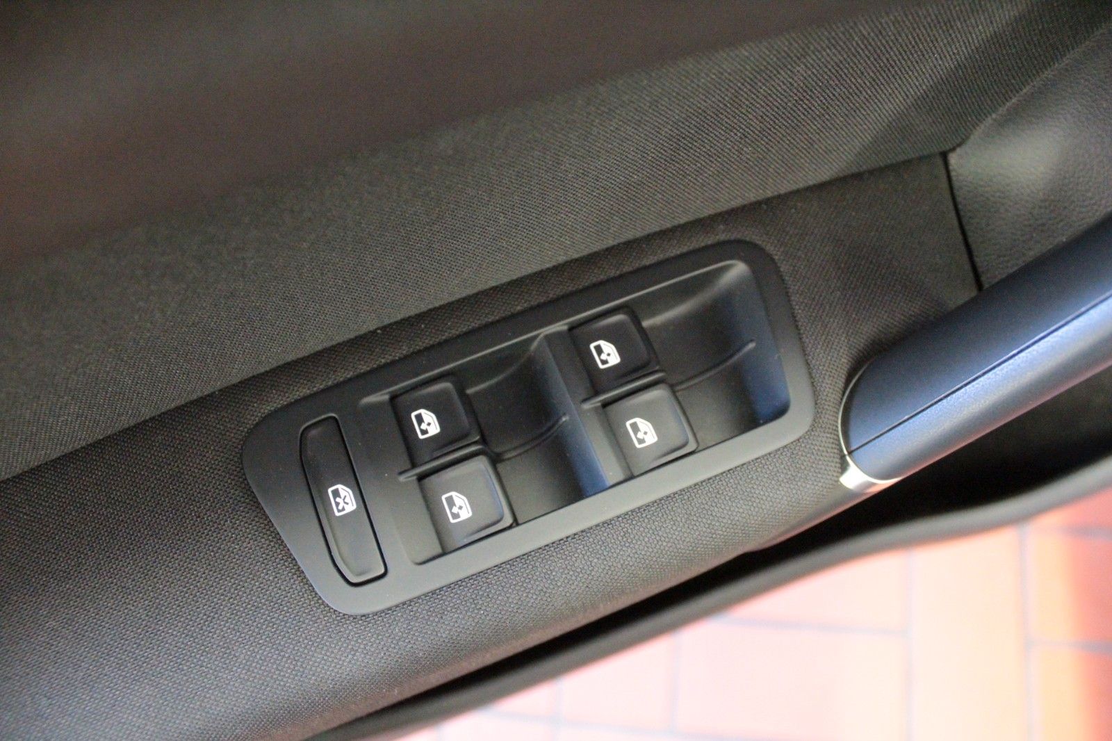 Fahrzeugabbildung Volkswagen Golf Sportsvan 1.0 TSI OPF IQ.DRIVE