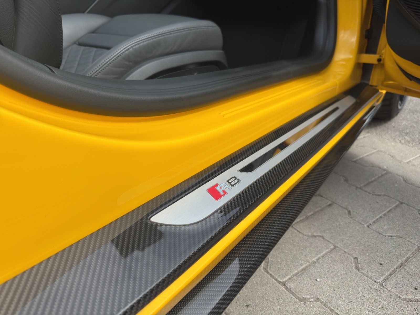 Fahrzeugabbildung Audi R8 5.2 FSI quattro Spyder Performance/CARBON/B&O