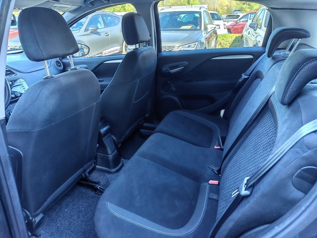 Fahrzeugabbildung Fiat Punto Lounge 1.3 16V Mjet
