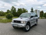 Mitsubishi Pajero 2.5 Classic Modell 1Hand - Mitsubishi Pajero aus 2003 mit Diesel-Antrieb