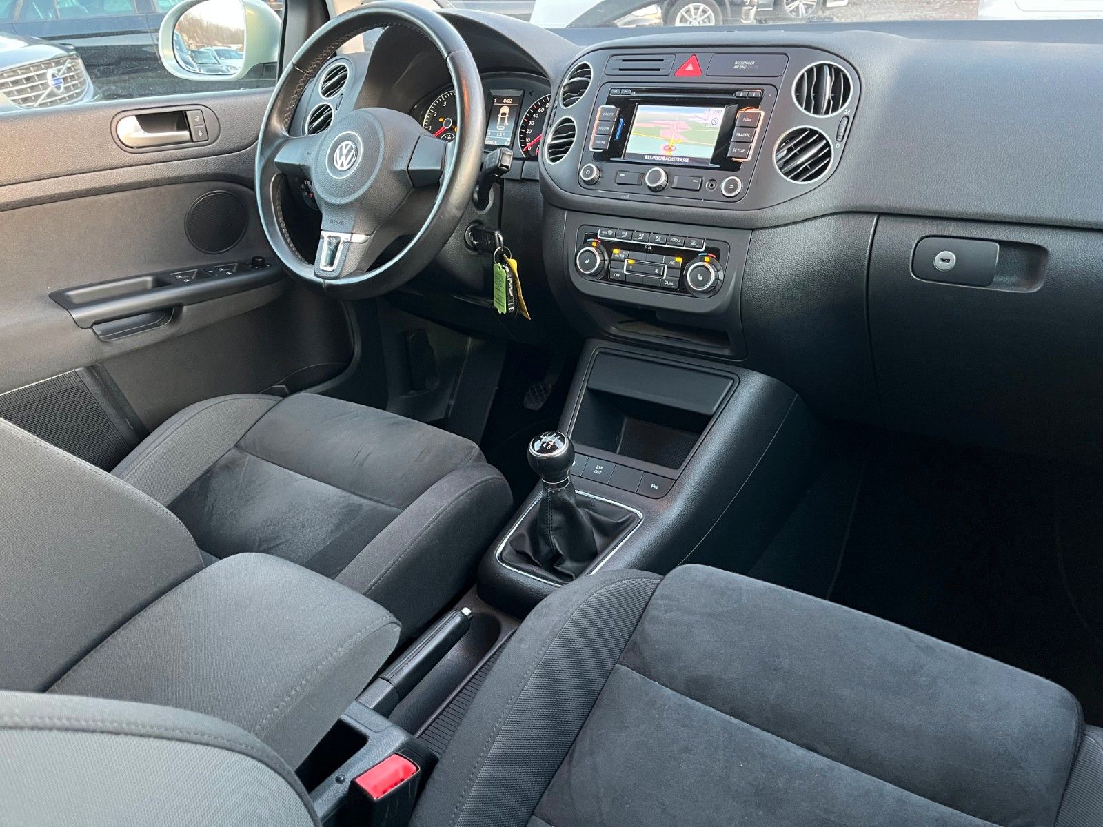 Fahrzeugabbildung Volkswagen Golf Plus VI 1.4 TSI Highline Navi PDC Alcantara