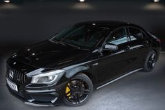 MERCEDES-BENZ CLA 45 AMG 4Matic*Bi-Xenon*Kamera*Navi*18"*