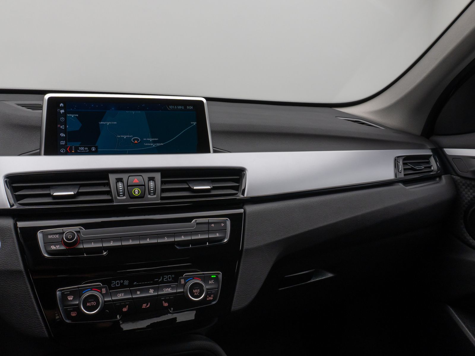 Fahrzeugabbildung BMW X1 sD20i Kamera DAB HiFi Navi Geschwindigkeitsre