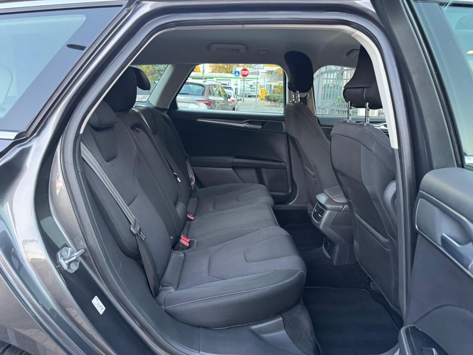 Ford Mondeo 2015 — photo 10