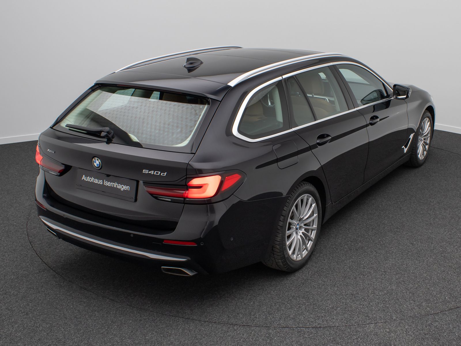 Fahrzeugabbildung BMW 540d xD LuxuryLine HUD Kamera DAB Laser Panorama