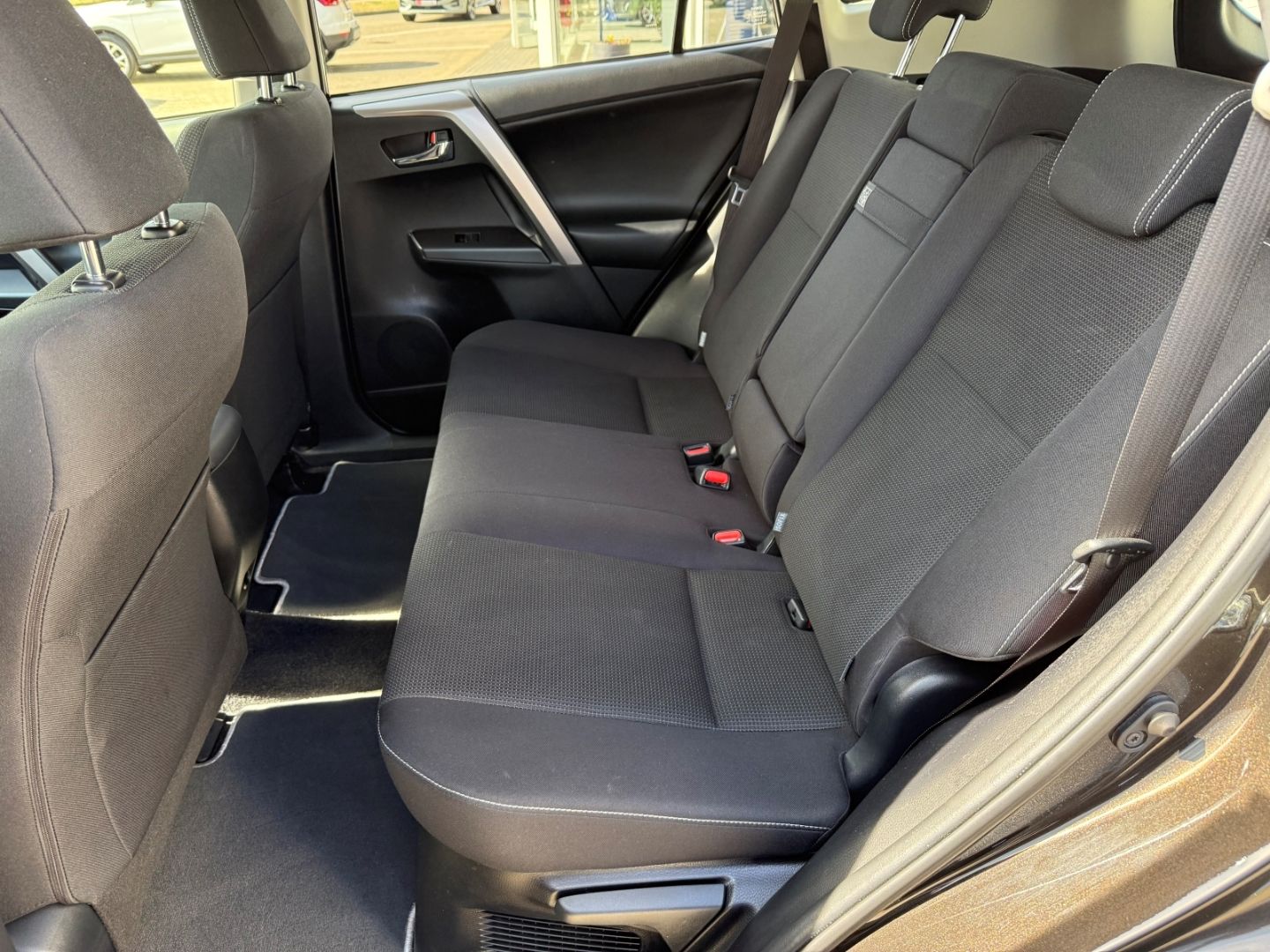 TOYOTA RAV 4 Hybrid Edition-S+ 2.5 VVT-i Navi Alu SHZ R - Image 19