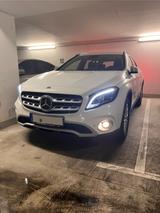 Mercedes-Benz GLA 200 ACC+360*Kamera+Carplay+NAV+Led