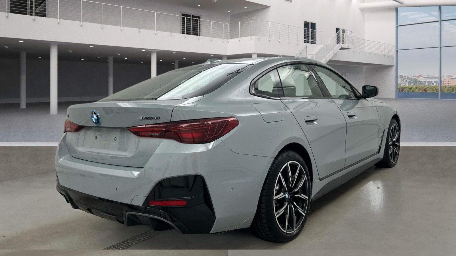 Fahrzeugabbildung BMW i4 Gran Coupe 35 eDrive M SPORT NAVI/LED/KAMERA
