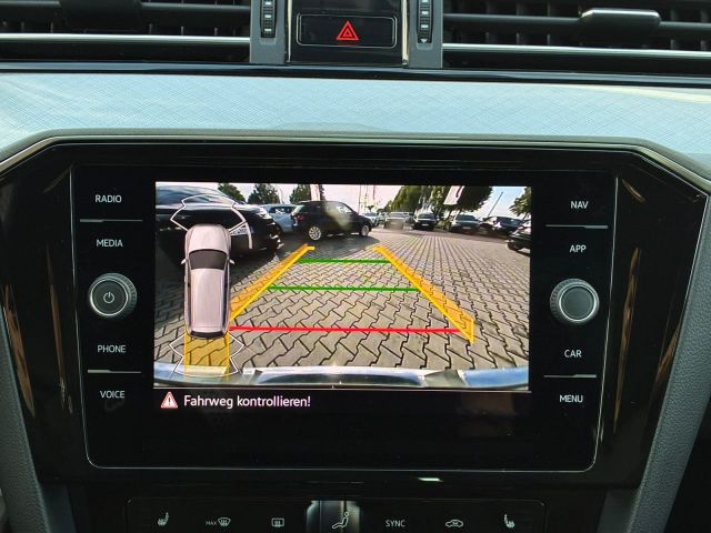PASSAT VARIANT GTE 1.4 TSI DSG IQ.LIGHT+NAVI+SHZ