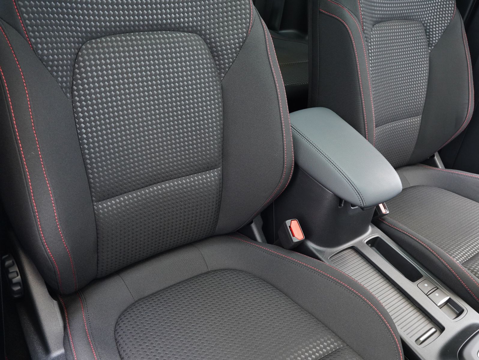 Fahrzeugabbildung Ford Focus Turnier ST-Line X 1.0 EcoBoost PANO