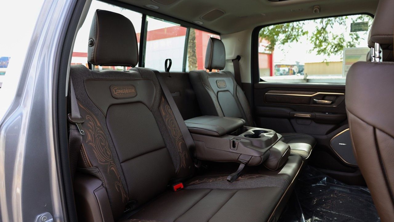 Fahrzeugabbildung Dodge RAM LIMITED LONGHOR Full Options T1: 70.000 EURO