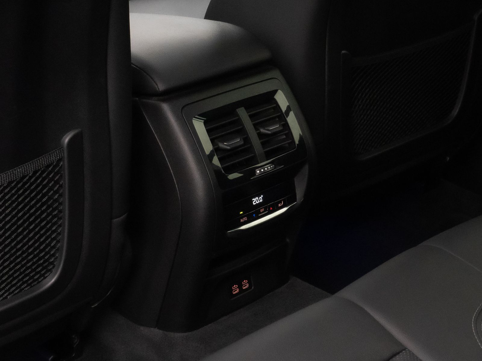 Fahrzeugabbildung BMW X3 xD20d M Sport Kamera HUD DAB HiFi Komfort 19"