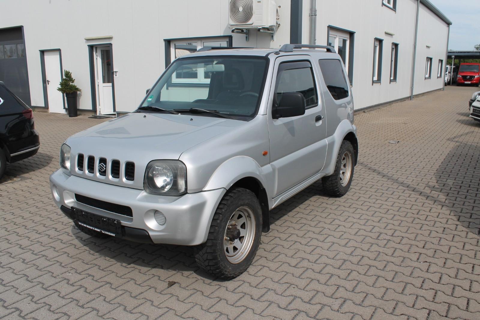 Suzuki Jimny 4x4 1.3 82ch - Climatisation - Attelage - Vitres éléctrique - Centralisé