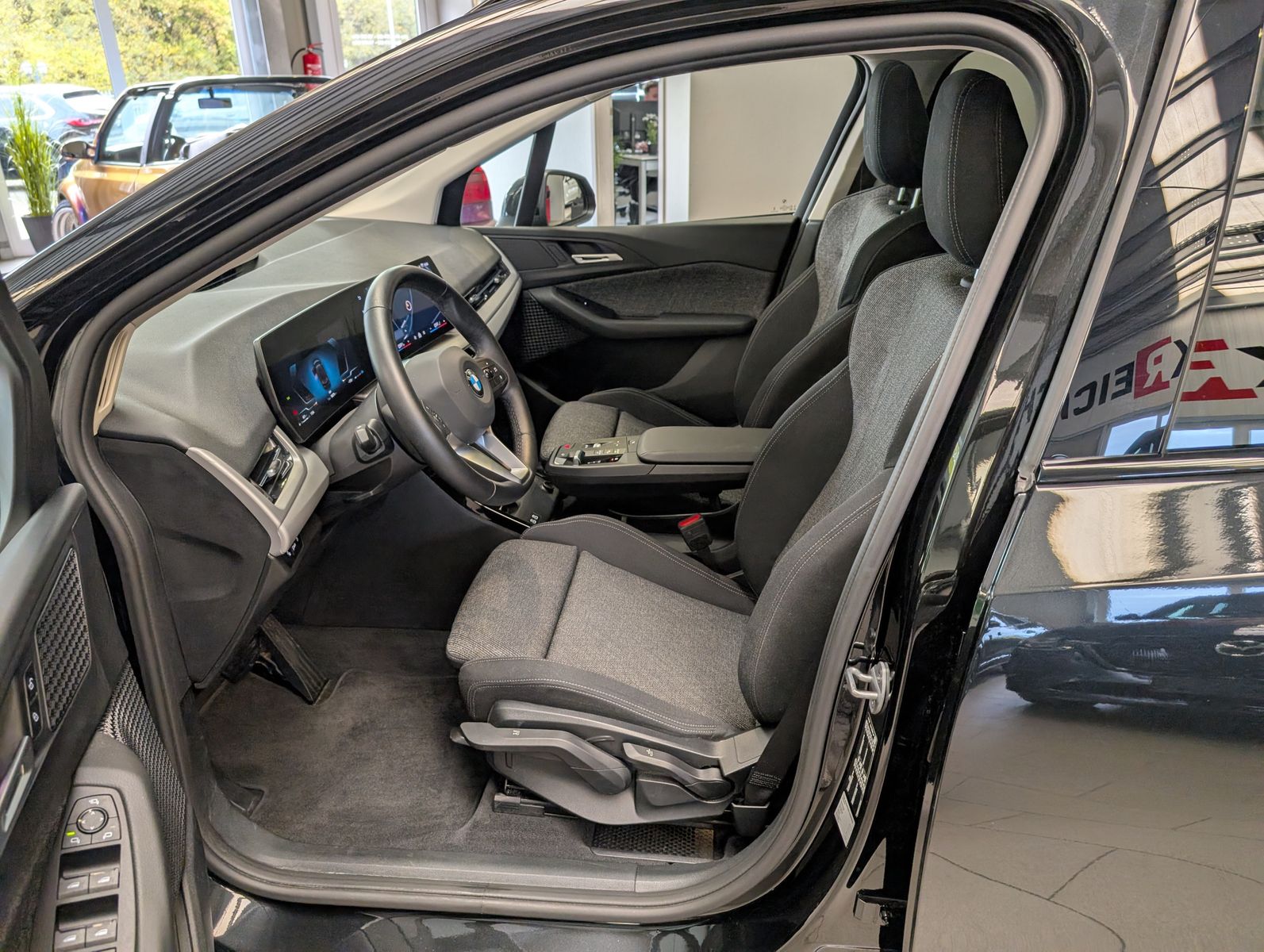 Fahrzeugabbildung BMW 218 Active Tourer i Travel-Pake LED Cam Pano AHK