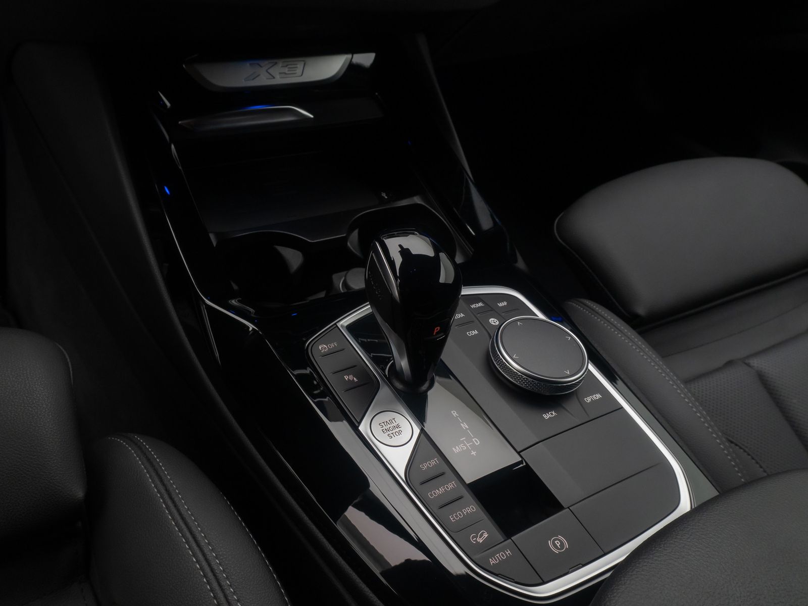 Fahrzeugabbildung BMW X3 xD20d M Sport AHK Alarm Kamera DAB Laser 19"