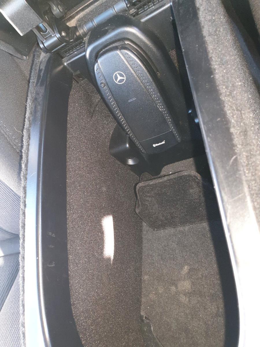 Mercedes-Benz E220 2008 — photo 11
