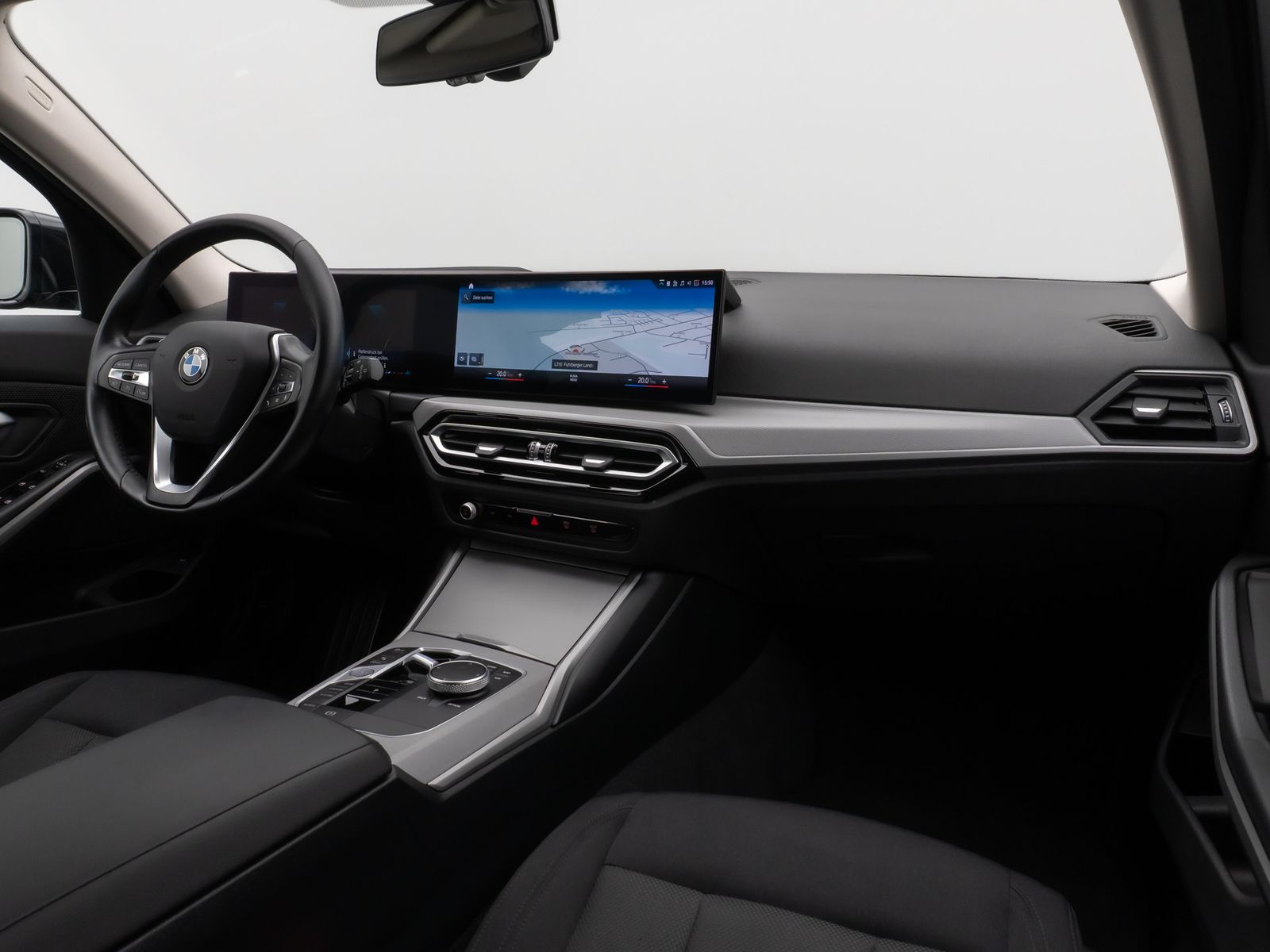 Fahrzeugabbildung BMW 330i xD DAB HUD CockPitPro PDCFernlichtassist