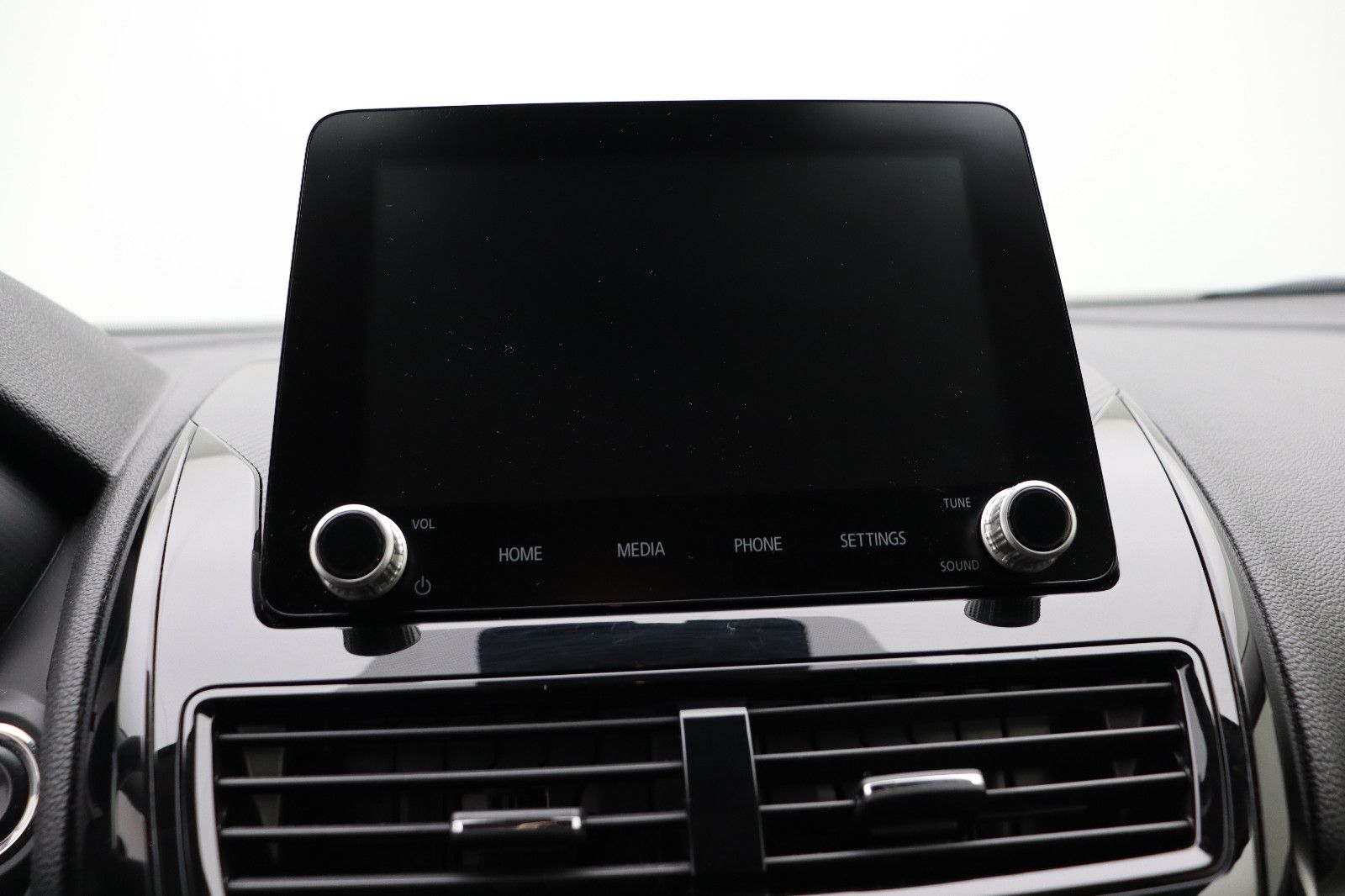 Fahrzeugabbildung Mitsubishi Eclipse Cross 2.4 Basis Hybrid 4WD