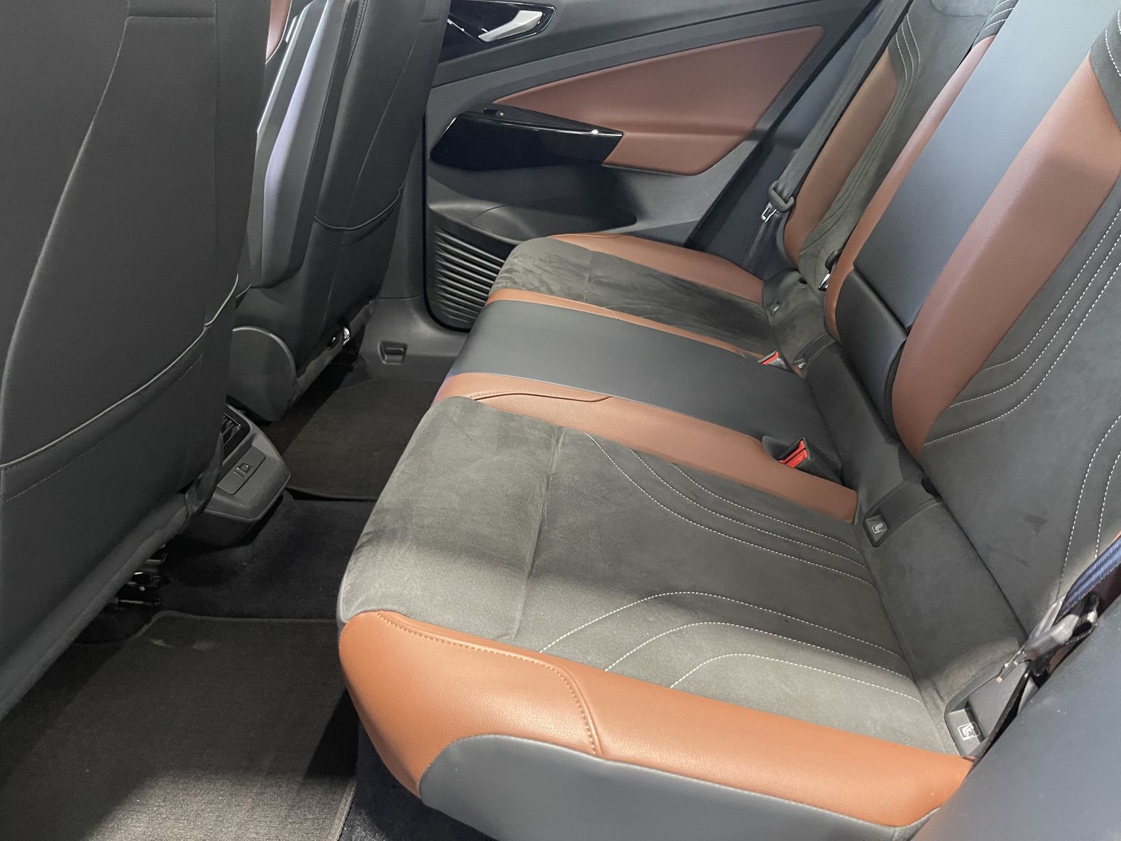 Fahrzeugabbildung Volkswagen ID.5 Pro Performance 150 kW*LED-Matrix*AHK*Cam*