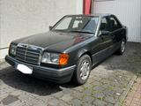 Mercedes-Benz W124 / 300 - Mercedes-Benz 300 in Duisburg
