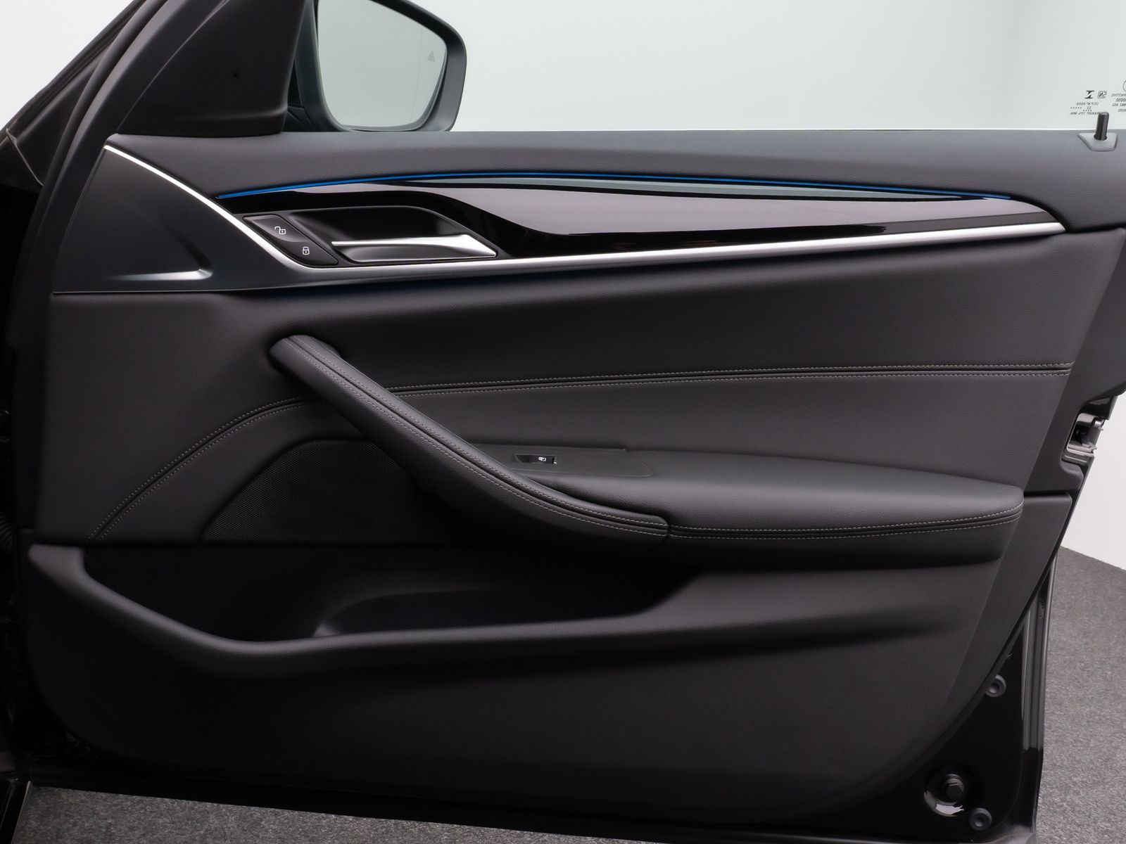 Fahrzeugabbildung BMW 530e Kamera Laser HUD DAB AHK Komfort AlarmLeder