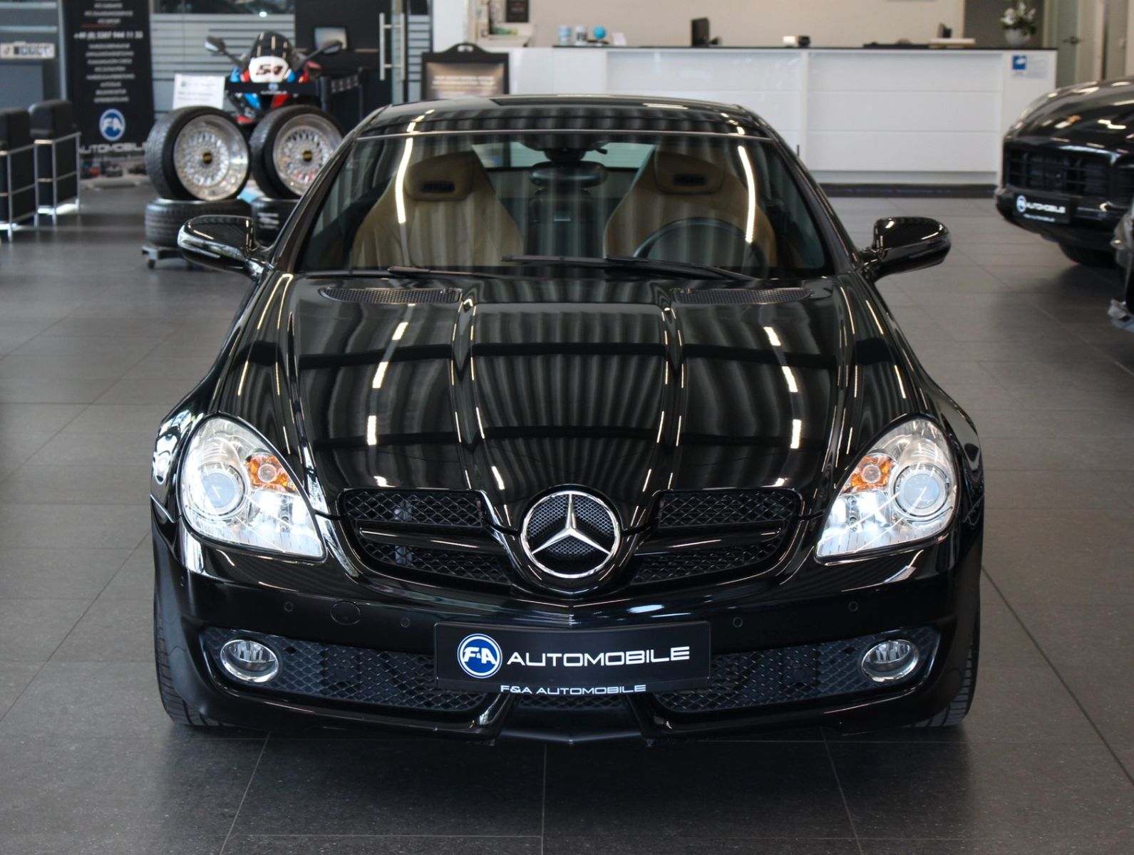 Fahrzeugabbildung Mercedes-Benz SLK 200 *2.Hand*Navi*Parktronic*Sitzheizung