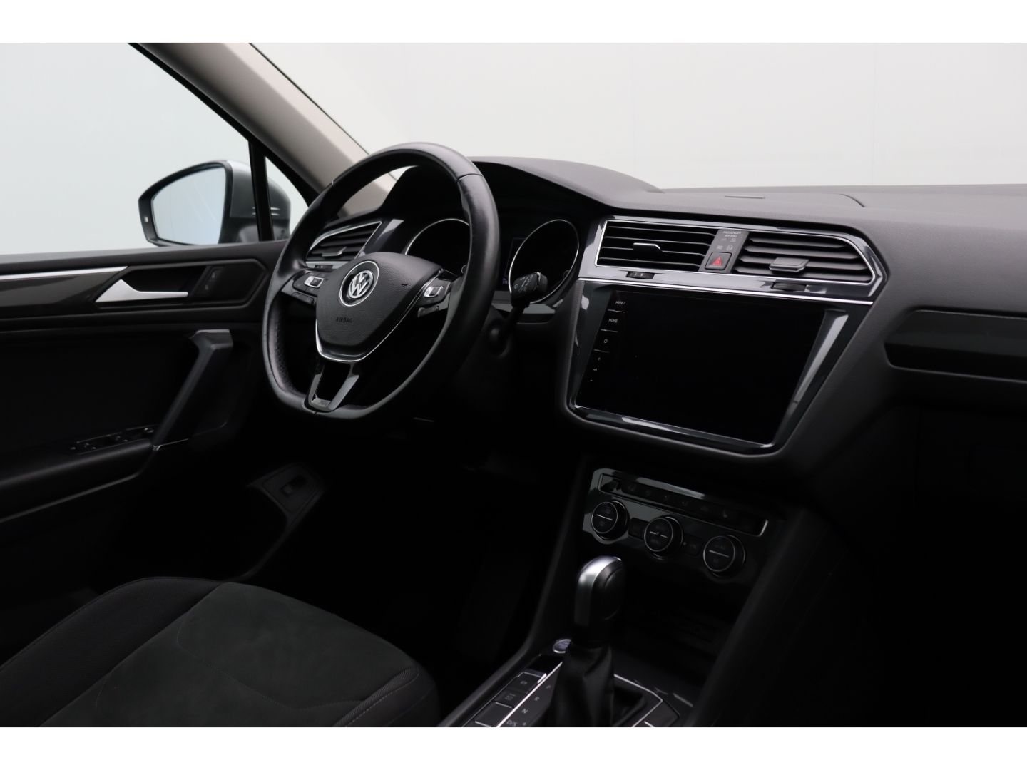 Fahrzeugabbildung Volkswagen Tiguan Allspace Highline R-Line AHK schwenkbar