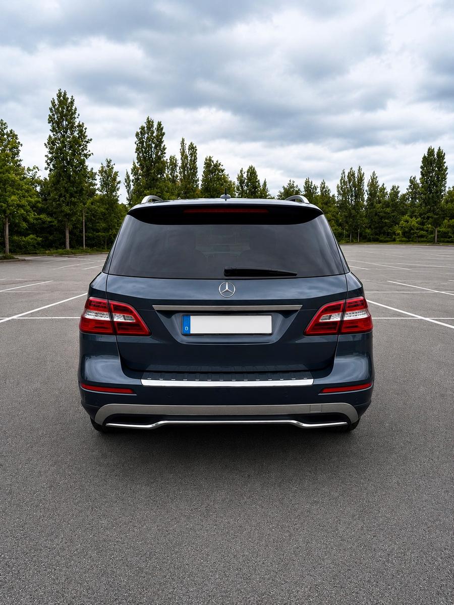 Mercedes-Benz ML 350 BlueTEC 4MATIC - AMG,Fond,Pano,SiHz,StHz