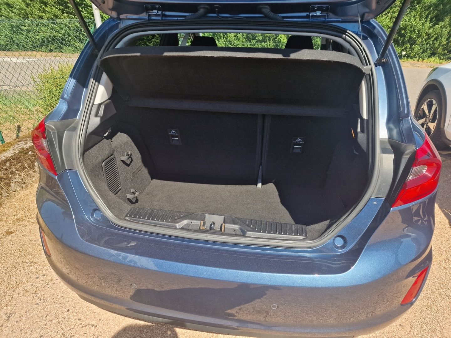 Fahrzeugabbildung Ford Fiesta Cool & Connect Apple CarPlay Android Auto