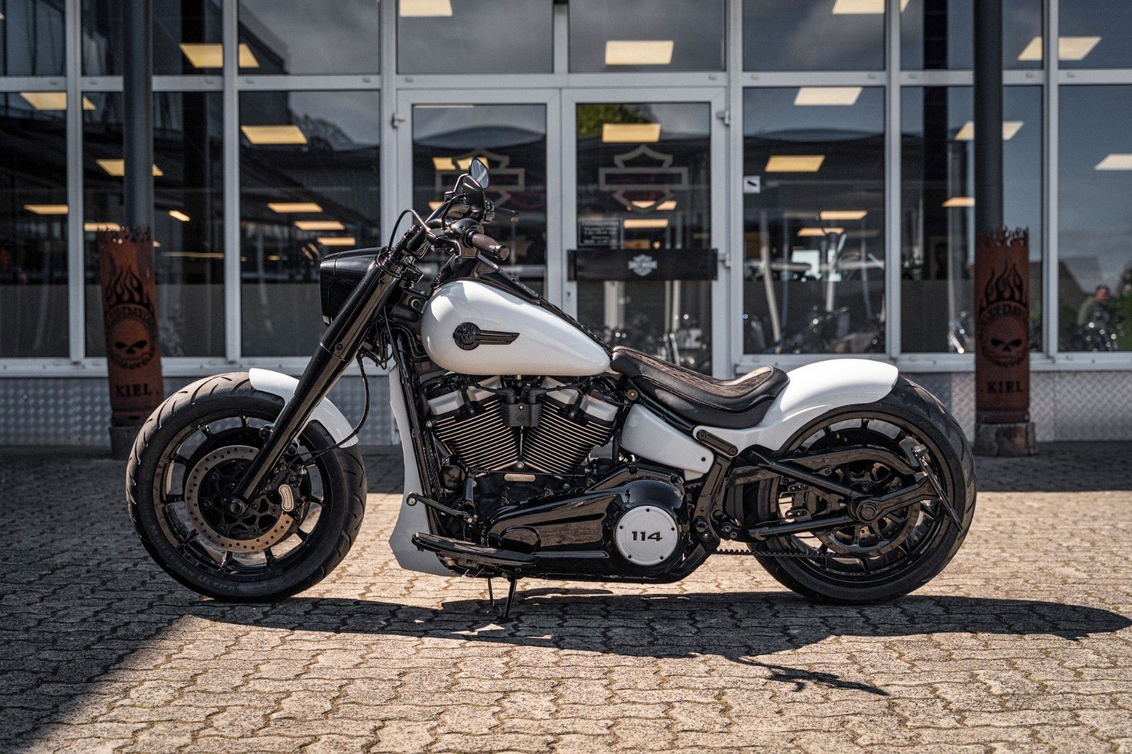 Fahrzeugabbildung Harley-Davidson WHITE FAT BOY FLFBS 114 MY24 -KESSTECH-