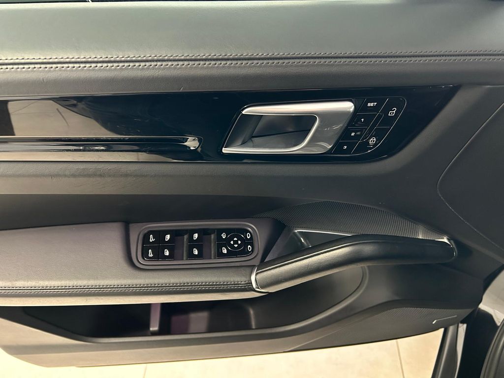 Porsche Cayenne Turbo*LUFT*GTS-SITZE*BOSE*MEMORY*AHK*LED