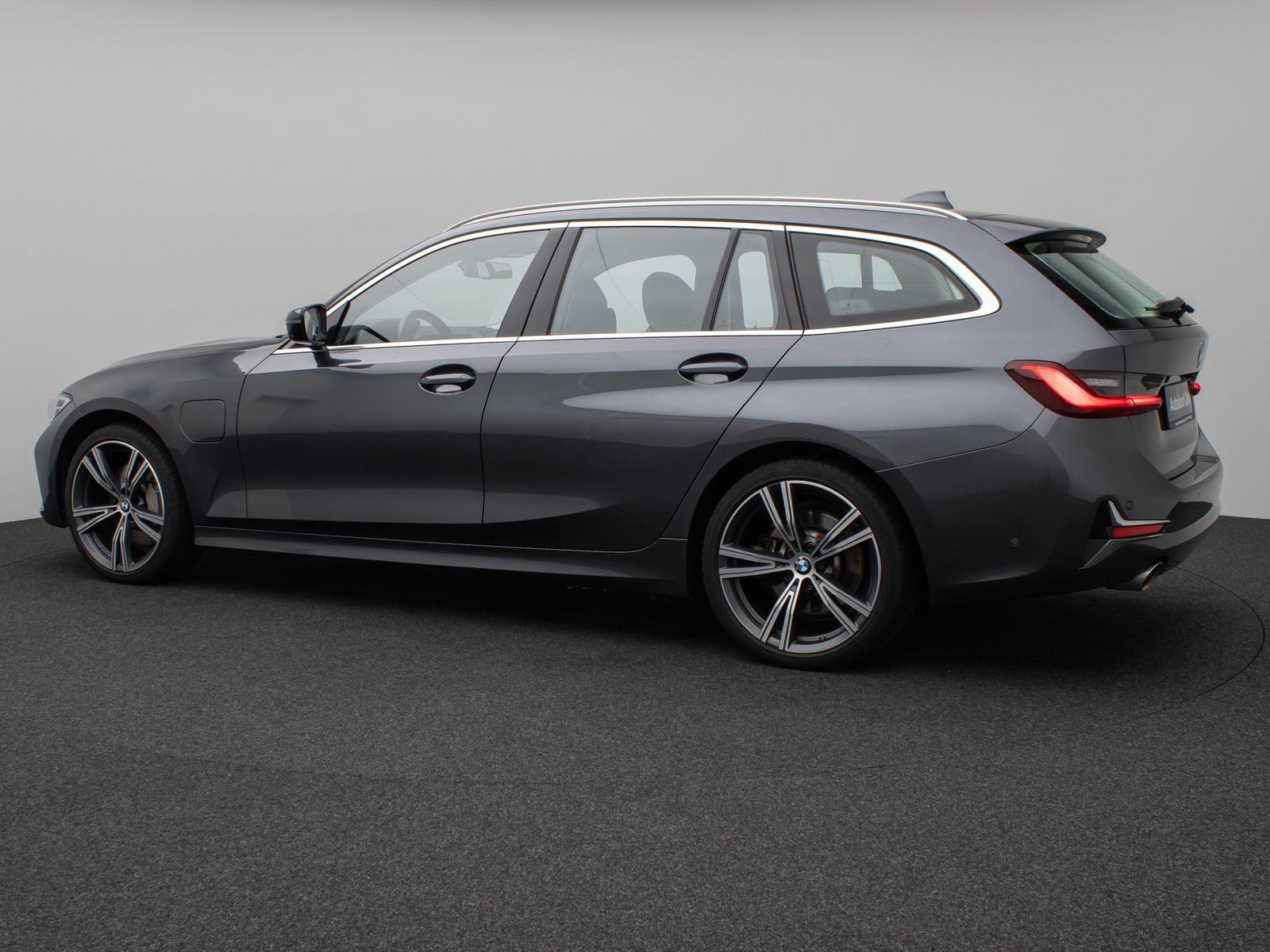 Fahrzeugabbildung BMW 330e Luxury Line 360°HiFi DAB Alarm Sport 19Zoll