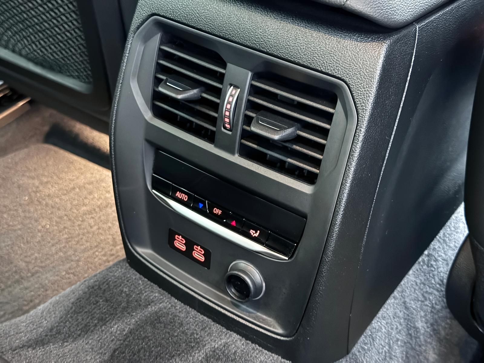 Fahrzeugabbildung BMW XDR*INDIVIDUAL*DEUTSCH*H&K*LASER*STANDHZ*PANO*AH