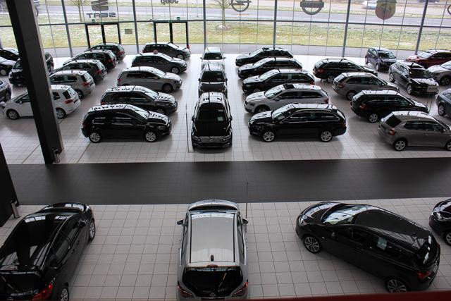 showroom-image-top