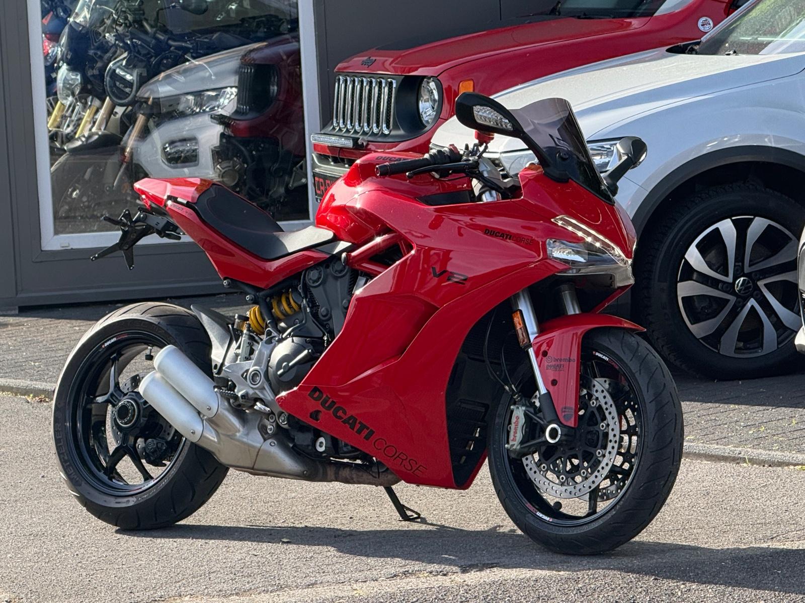 Ducati Supersport S V2 Bj 17 / 26 Tkm Inspektion neu !
