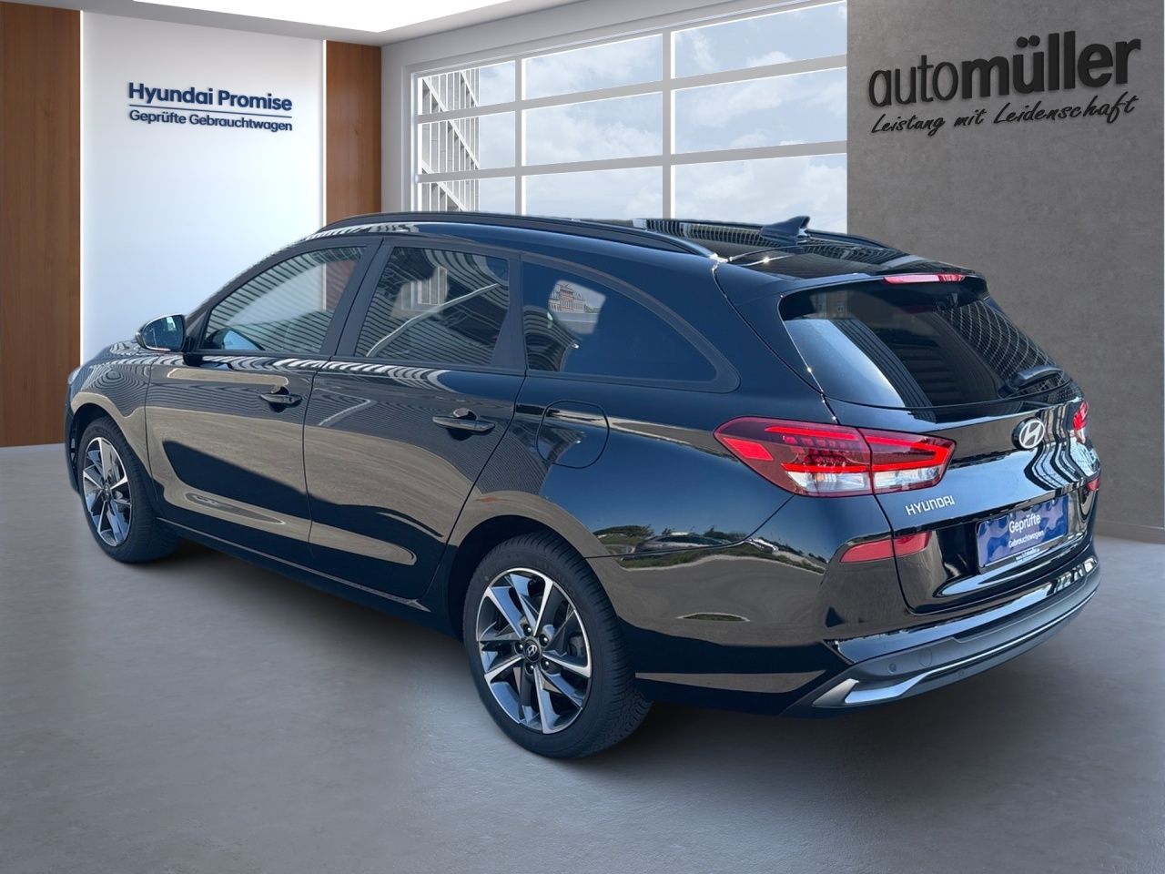 Fahrzeugabbildung Hyundai i30 ADVANTAGE LED*2Z-KLI*NAVI*WINTER*CARPL*KEYL*