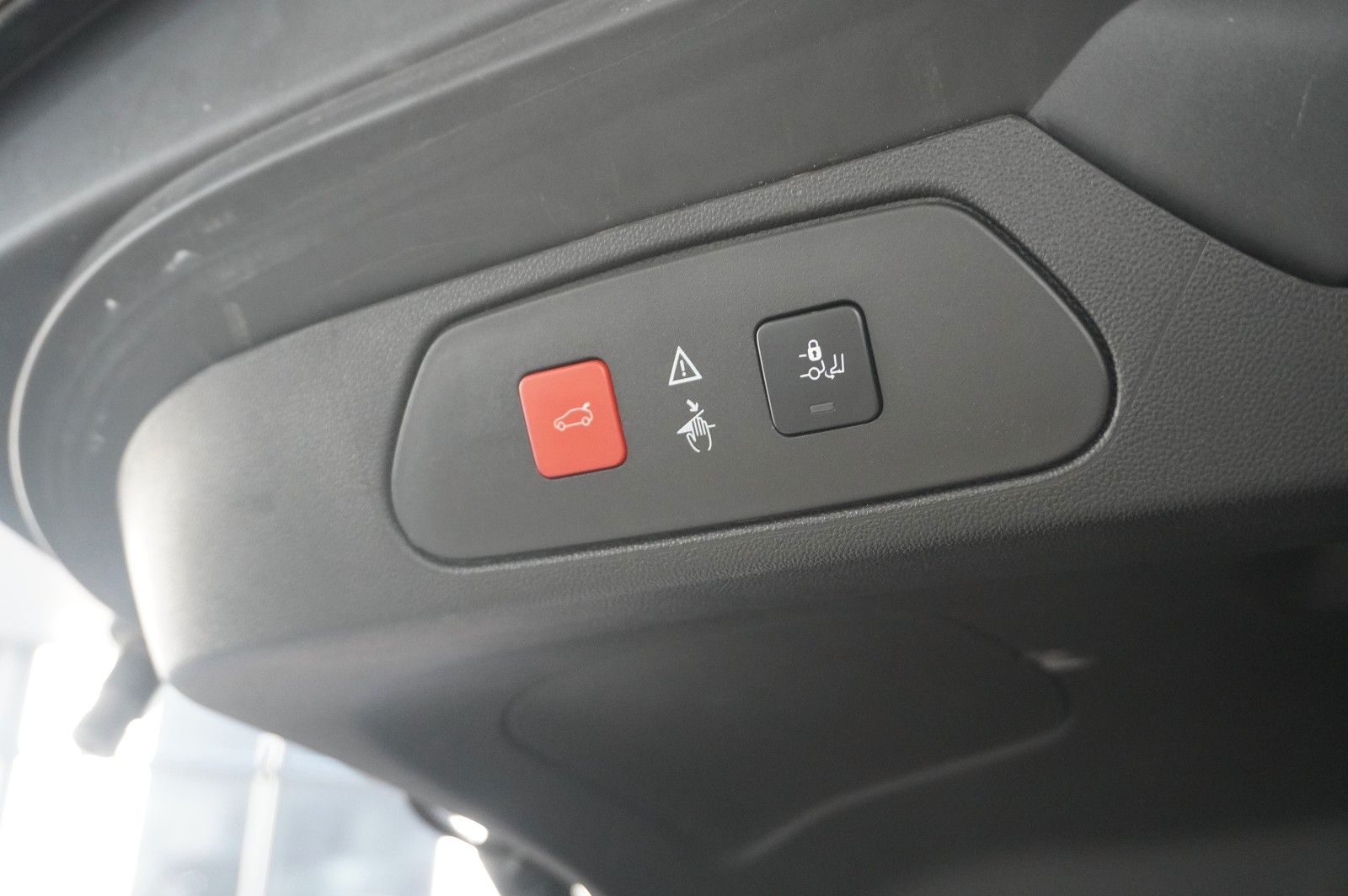 Fahrzeugabbildung Opel Grandland (X) 1.6 PHEV ULTIMATE NAVI/LED/360°/SH