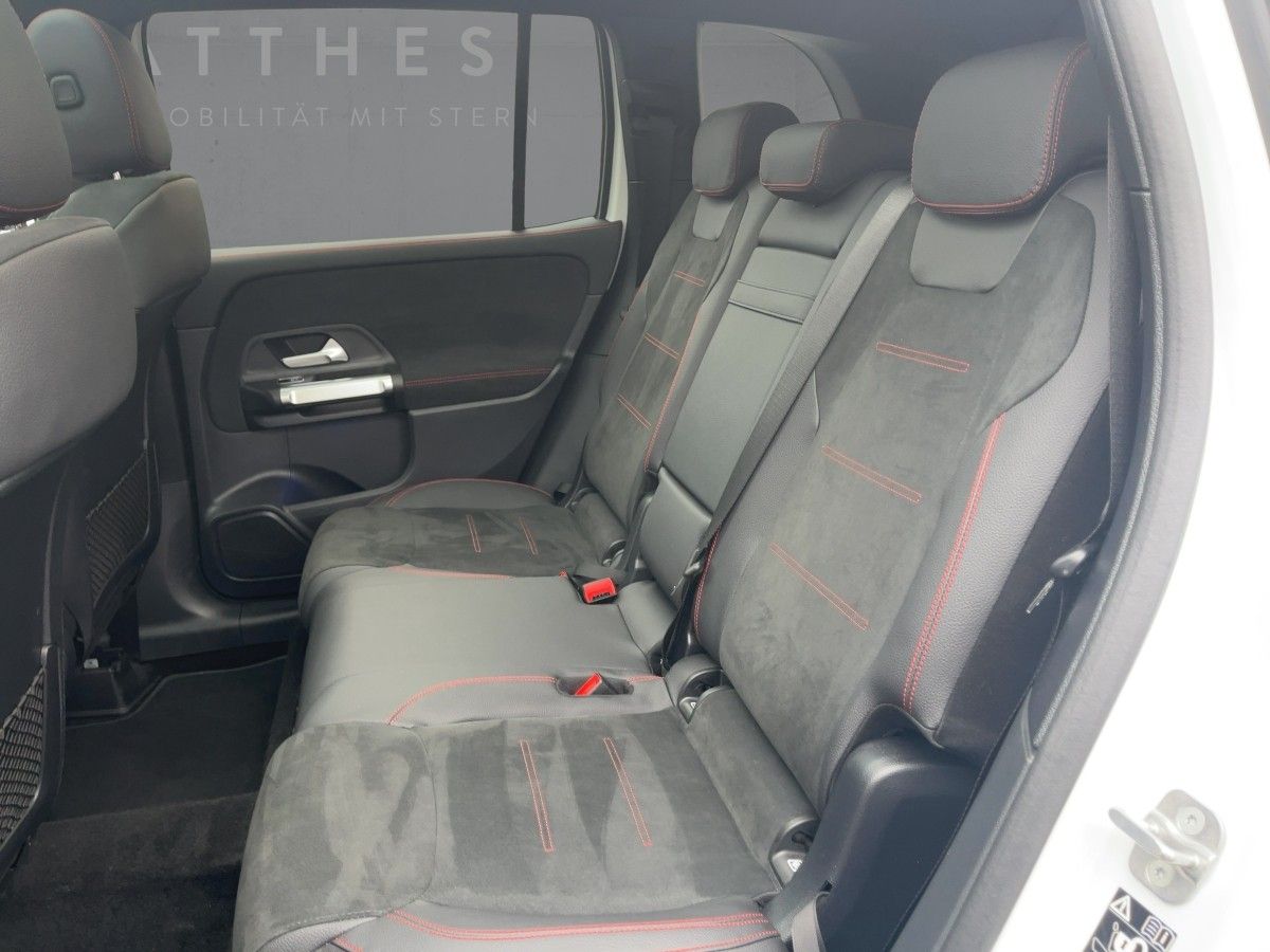 Fahrzeugabbildung Mercedes-Benz GLB 200 d 4M AMG/Night/Pano/360°/AHK