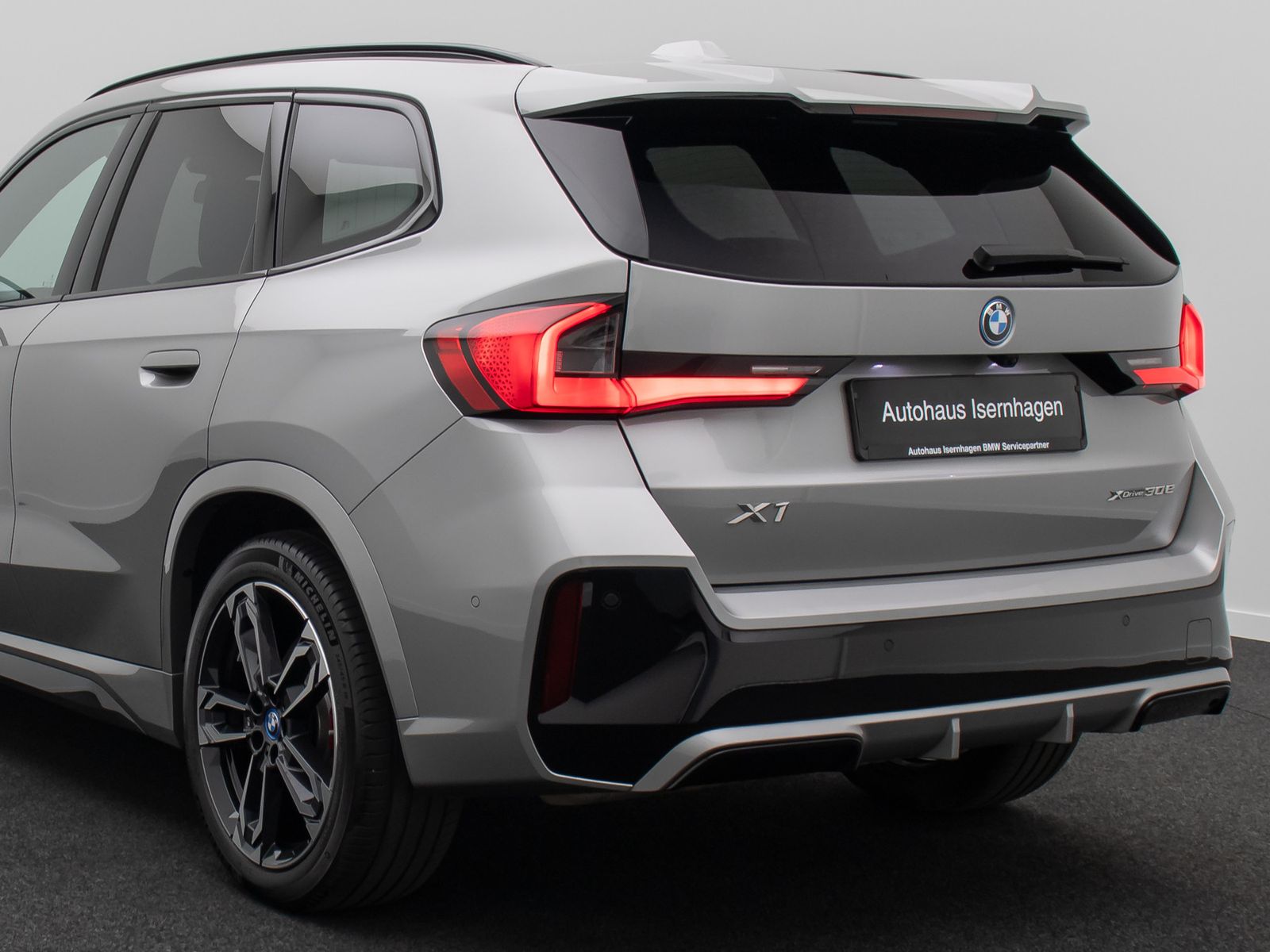 Fahrzeugabbildung BMW X1 xD30e MSport 360&deg;H/K Panorama AHK HUD DAB 19"
