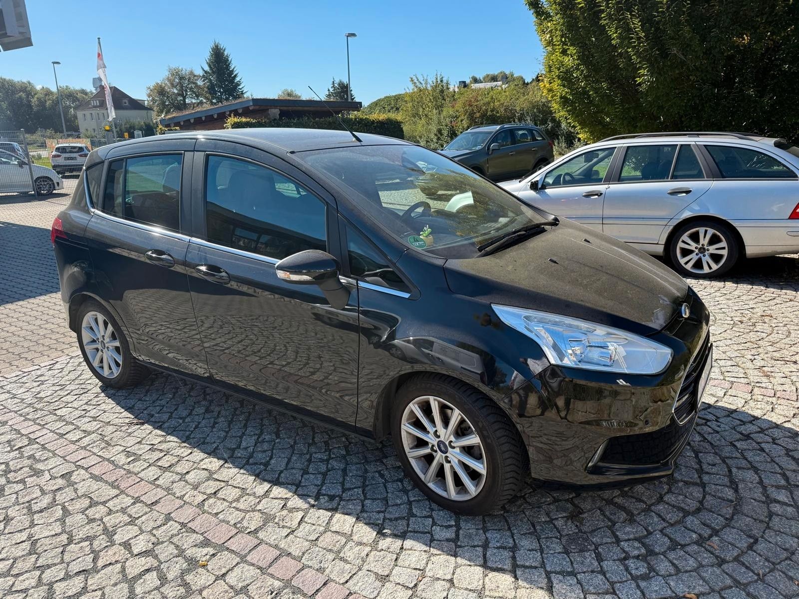 Fahrzeugabbildung Ford B-Max KD Neu Top Zustand Allw.Reifen TÜV Neu
