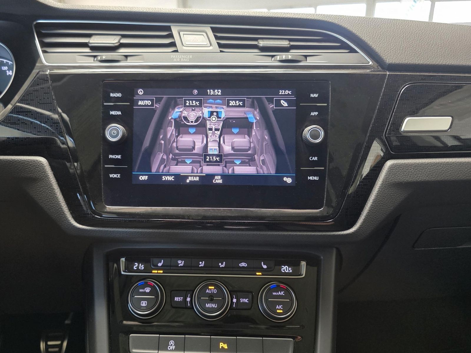 Fahrzeugabbildung Volkswagen Touran 1.4 TSI Sound/1.Hd/Navi/LED/Pano/ACC