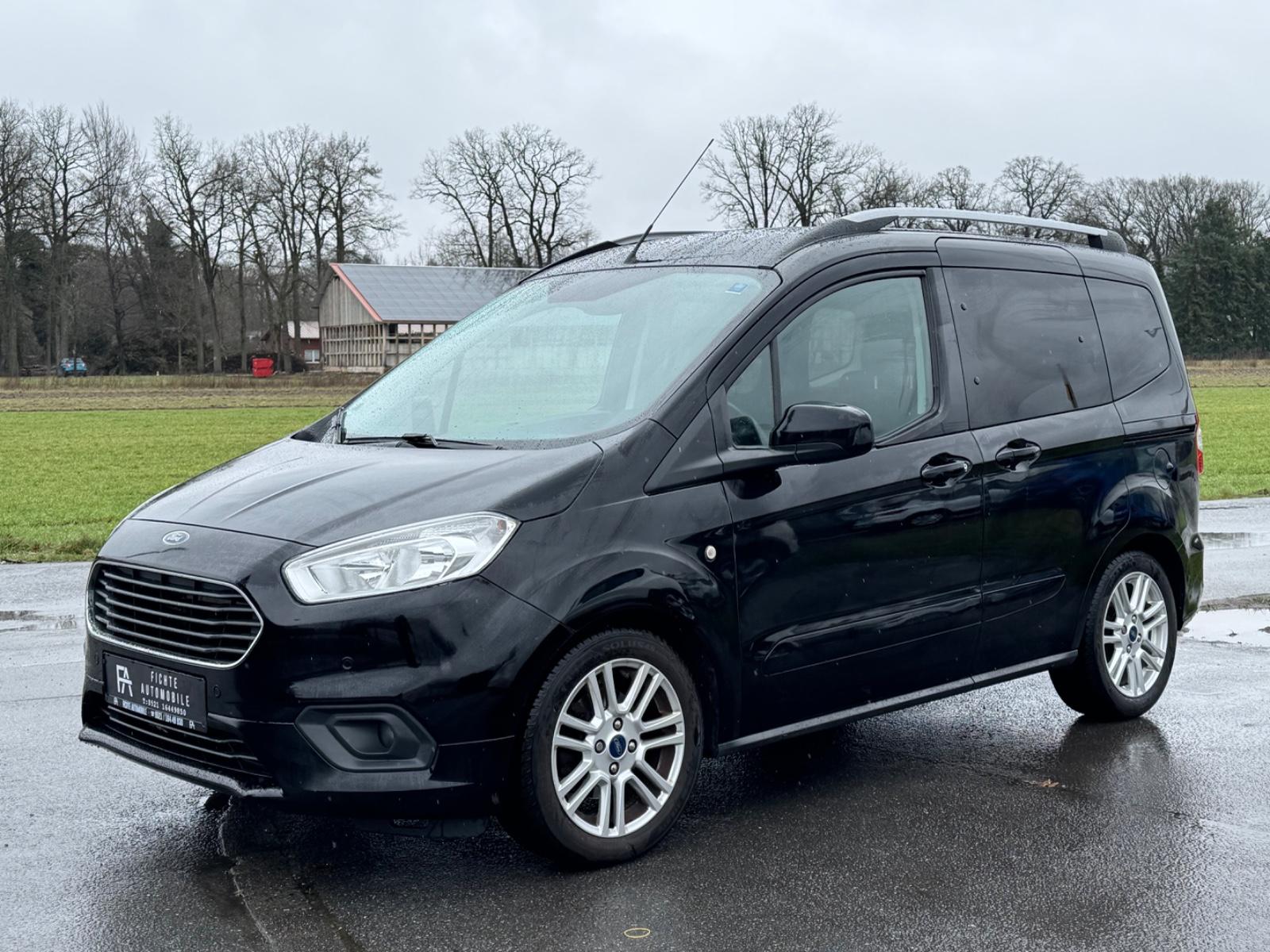 Ford Tourneo Courier Titanium SHZ PDC Tempomat