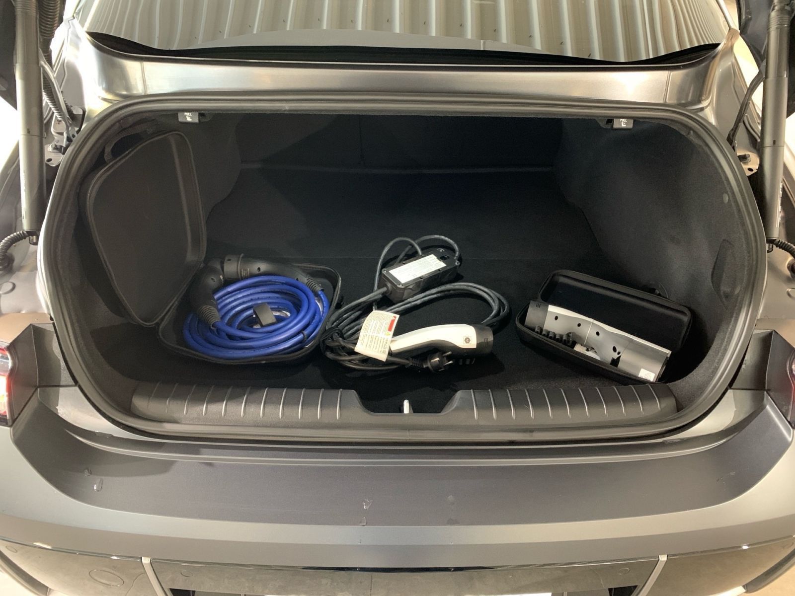 Fahrzeugabbildung Hyundai IONIQ 6 Techniq Elektro 4WD 77,4 kWh