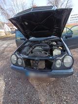 Mercedes-Benz Mercedes Benz Fahrzeug zu verkaufen, unbes... - gebrauchte Mercedes-Benz 200 aus dem Jahr 1996