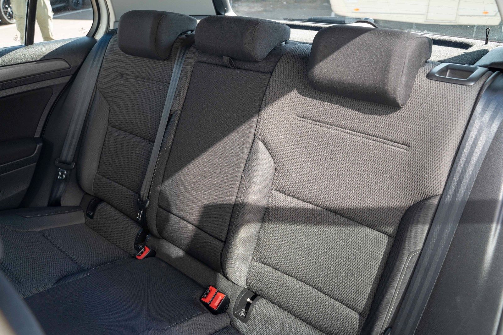Fahrzeugabbildung Volkswagen GOLF VII LIM 1.4 TSI LED KAM NAVI MFL PDC SHZ