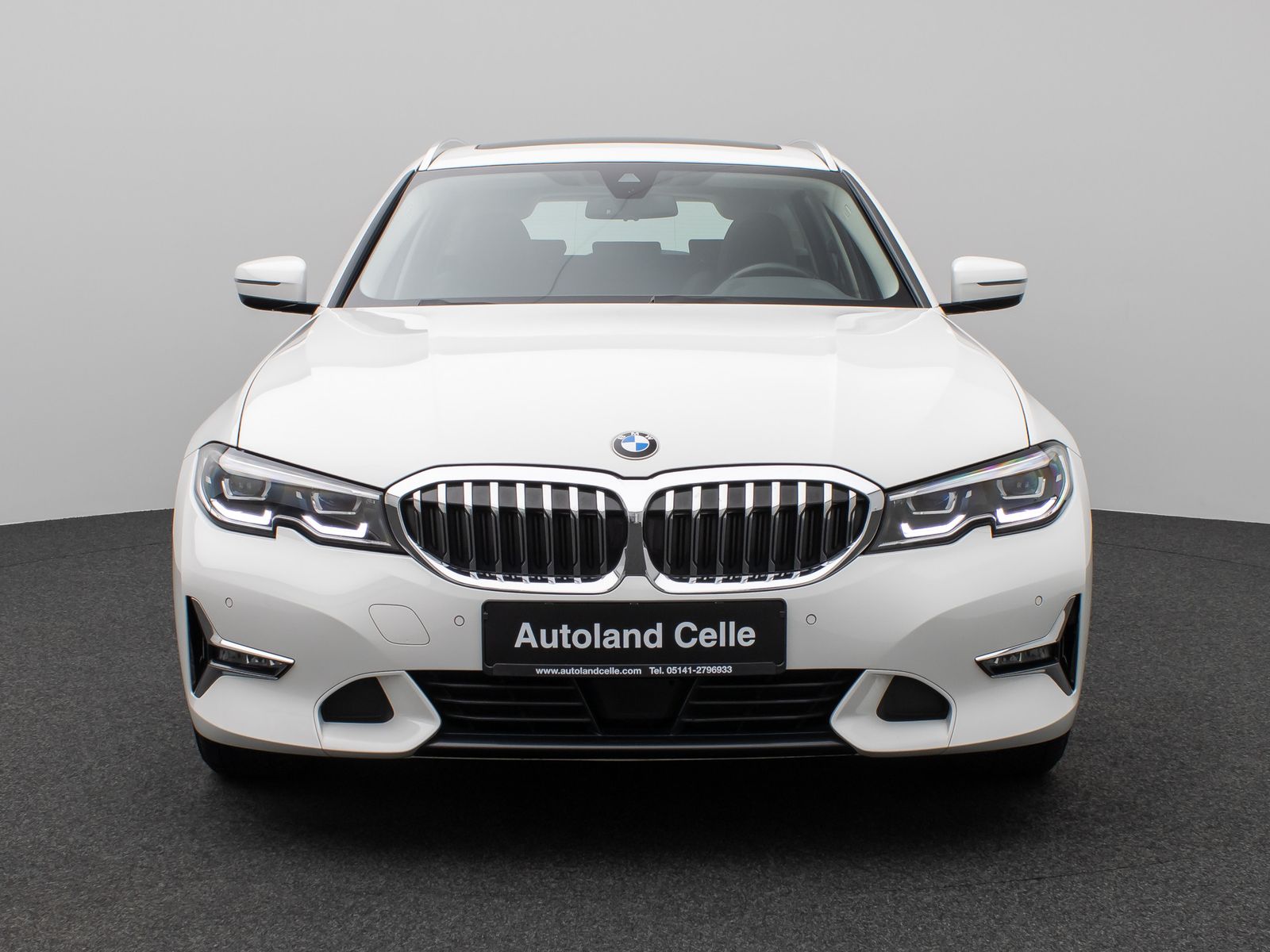 Fahrzeugabbildung BMW 320d  Luxury Line Panorama Kamera DAB AHK Alarm