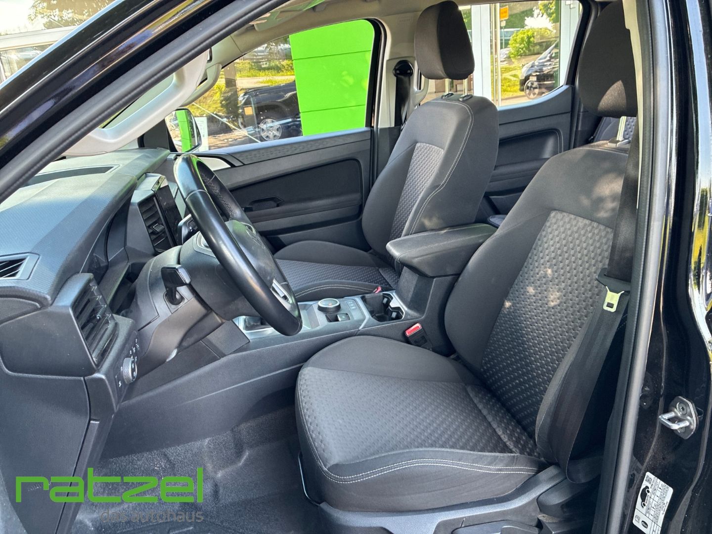 Fahrzeugabbildung Volkswagen Amarok 2.0 TDI Life DoKa 4Motion Navi AHK Standh