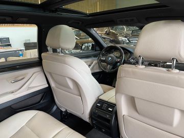 BMW 530 d xDrive *M-PAKET*HUD*AHK*BI-XENON*PANO*STHZ